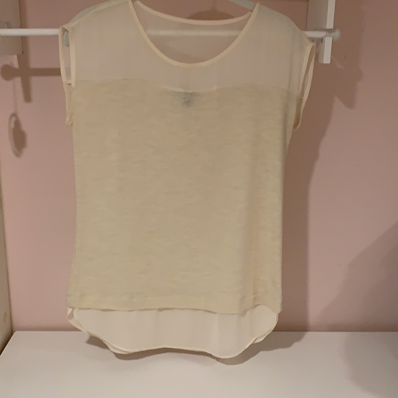 Ann Taylor sleeveless top. Cream color. - Picture 6 of 7